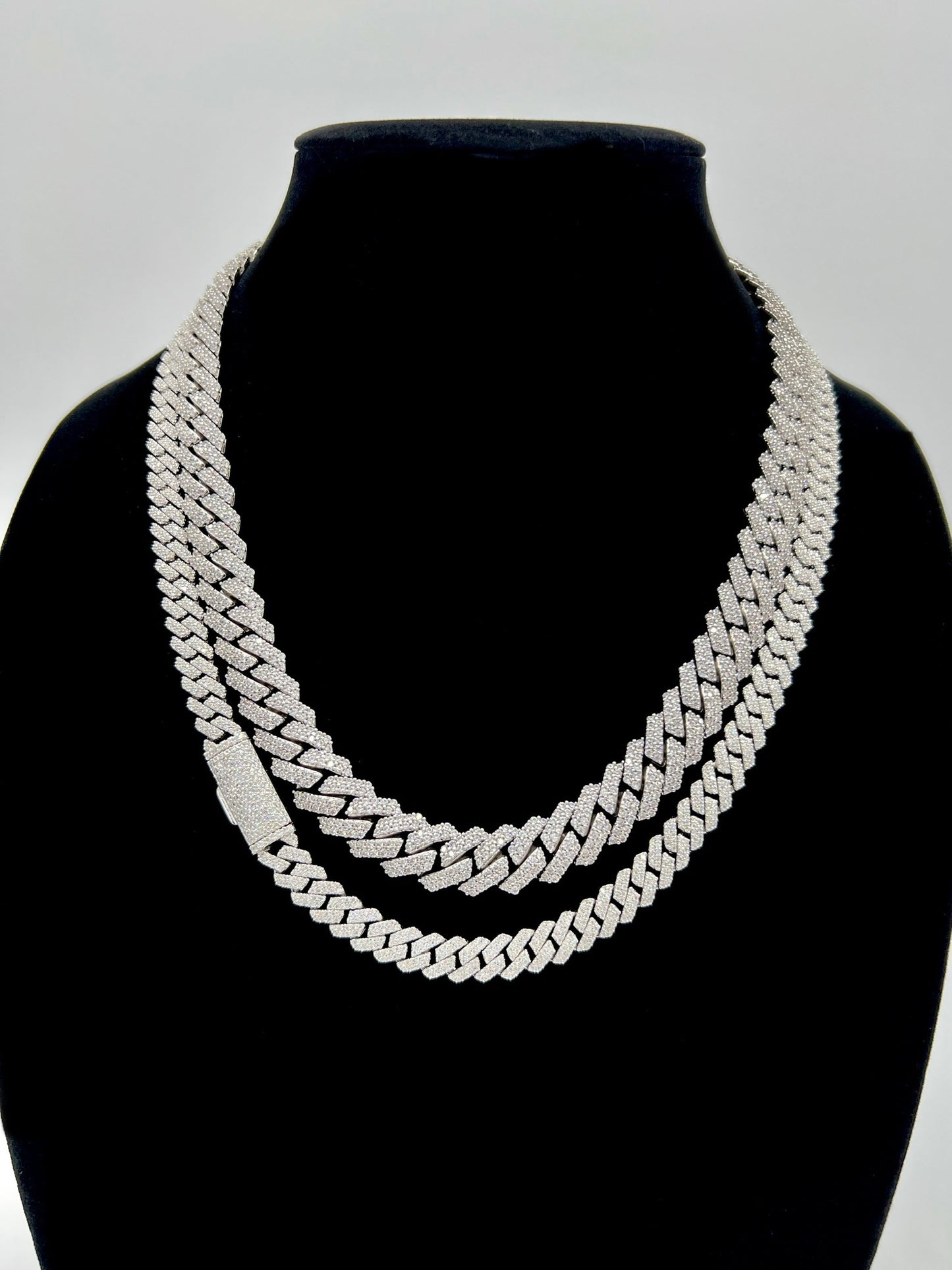 VVS Moissanite (WHITE) Miami Cuban Link Necklace